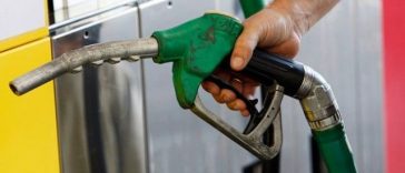 Marea Britanie va interzice complet importurile de motorină şi combustibil pentru avioane produse din petrol rusesc până în 2027