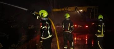 Atac aerian masiv cu rachete şi drone asupra Kievului: Cinci răniţi, mănăstirea Lavra Pecersk a luat foc, la fel şi un bloc înalt de locuinţe