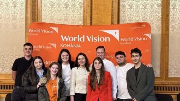 Sondaj World Vision România – Aproape un sfert dintre copiii şi adolescenţii consultaţi spun că adulţii îi ascultă rar sau aproape niciodată. Anxietatea şi presiunea şcolii, principalele probleme ale generaţiei lor