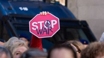 Lumea se instalează într-o nouă eră a violenţei intense, arată raportul ”Conflict Trends” al Institutului Cercetării Păcii de la Oslo. În 2025, 65 de conflicte implicând cel puţin un stat, un nou nivel istoric din 1946. Opt conflicte între state, un ”reco