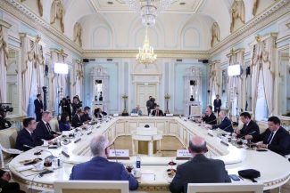 Putin îşi menţine poziţia intransigentă privind războiul din Ucraina. El afirmă că ideile lui Trump ar putea aduce pacea, cu o condiţie: ucrainenii să facă compromisuri