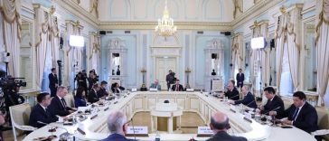 Putin îşi menţine poziţia intransigentă privind războiul din Ucraina. El afirmă că ideile lui Trump ar putea aduce pacea, cu o condiţie: ucrainenii să facă compromisuri