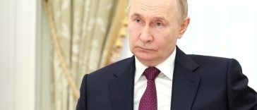 Rusia pregăteşte un ”război juridic” împotriva Occidentului, pentru a-l ”slăbi” şi influenţa, avertizează spionajul leton. Moscova vrea să dea în judecată la CIJ ţările baltice cu privire la o ”discriminare” a ruşilor şi rusofonilor şi vizează o confrunta