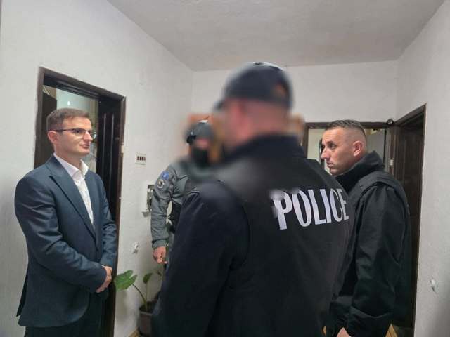 Cinci sârbi au fost arestaţi în Kosovo în cadrul unei anchete privind crime de război comise în 1999