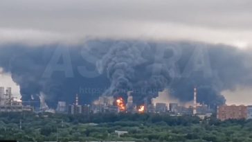 Moscova a fost ţinta celui mai amplu atac cu drone ucrainene din ultimii ani; aproape 200 de drone au fost doborâte, iar o rafinărie a fost lovită