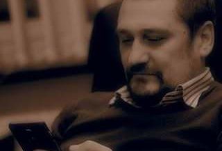 Avocatul reţinut pentru promovarea legionarismului cere ridicarea controlului judiciar. Ce argumente invocă / Cine e Mihai Rapcea – De la Guru Bivolaru, Noua Dreaptă şi Diana Şoşoacă, la promovarea lui Zelea Codreanu şi a salutului legionar
