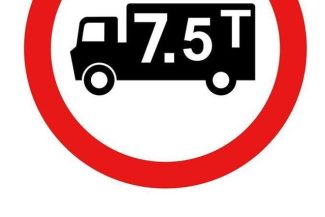 Restricţii de circulaţie pentru camioane pe drumurile şi autostrăzile din 16 judeţe, din cauza caniculei