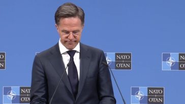 Şeful NATO insistă că SUA sunt „angajate” faţă de alianţă, în ciuda deciziei de a-şi „ajusta” contribuţia