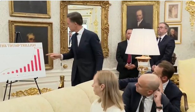 Grafice, flatări şi replici blânde – arsenalul folosit de şeful NATO în încercarea de a-i domoli lui Donald Trump furia împotriva aliaţilor (VIDEO)