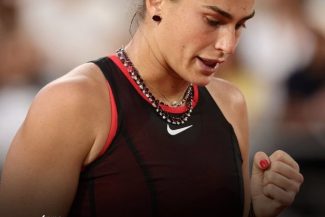 Arina Sabalenka a eliminat-o pe Naomi Osaka şi s-a calificat în sferturi la Roland-Garros