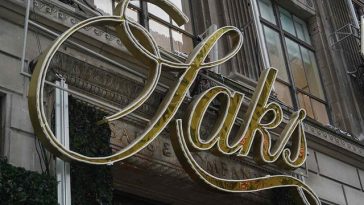 Saks Global iese din faliment cu un nou nume, datorii reduse şi o reţea de magazine mult mai mică