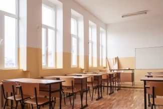 Protest al sindicaliştilor din Educaţie, la Palatul Parlamentului/ Federaţiile vor depune la Parlament peste 160.000 de semnături pentru modificarea şi completarea legilor Educaţiei