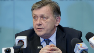 Crin Antonescu, despre Congresul PNL: Atâta impostură, atâta neruşinare, atâta josnicie şi, într-un cuvânt, atâta trădare n-am văzut niciodată