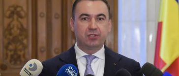 Bogdan Ivan despre accidentul în care a fost implicat, joi, la Bistriţa: Eu am fost de vină pentru că nu am acordat prioritate unui autobuz. Bătea soarele din direcţia din care a venit acel autobuz şi efectiv nu l-am văzut