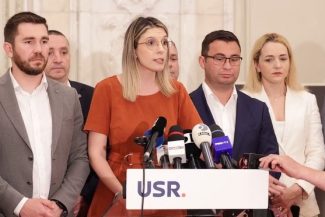 Diana Buzoianu vrea sancţiuni mai dure pentru combaterea fenomenului balastierelor ilegale: Operatorii care nu au respectat legislaţia şi în 3 ani nu şi-au realizat lucrările, nu mai pot obţine avize de gospodărire a apelor, timp de 5 ani