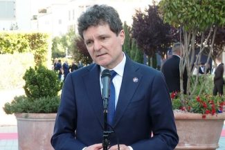 Nicuşor Dan: S-a înţeles greşit că această lege a salarizării înseamnă creştere de salarii pentru toţi bugetarii. Nu ăsta a fost scopul legii