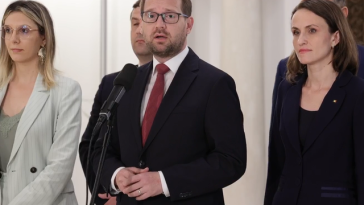 Dominic Fritz, despre solicitarea şefului statului ca partidele să înceapă negocierile pentru un guvern minoritar: Sunt în contact cu Ilie Bolojan şi Kelemen Hunor. Vom sta de vorbă în trei, într-un prim pas, pentru a defini posibilii paşi