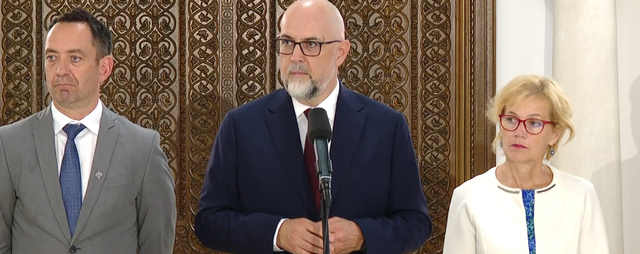 CONSULTĂRI LA COTROCENI – Kelemen Hunor: Sunt două variante pentru guvern minoritar, PNL-USR-UDMR, susţinut de PSD, dar Grindeanu a exclus-o, a doua, guvern PSD, susţinut de PNL-UDMR. A treia variantă, guvern PSD-PNL-UDMR, cu majoritate subţire