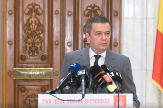 Grindeanu: PSD a decis să-şi asume responsabilitatea guvernării, iar preşedintele partidului să fie propunerea de premier / PSD va avea deplină autonomie asupra programului de guvernare, va juca exclusiv pe mâna sa. Resping orice pact pe funcţii