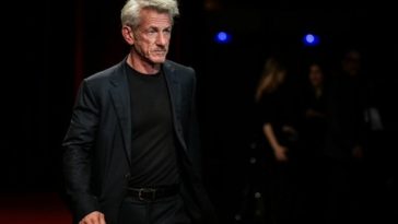 Sean Penn va regiza un film despre asaltul asupra Capitoliului iar Bradley Cooper ar putea avea rolul unui poliţist