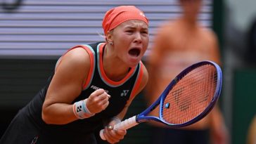 Roland Garros: Condusă cu 6-3, 4-1, Shnaider a produs surpriza eliminând-o pe Sabalenka şi va juca prima sa semifinală de Grand Slam