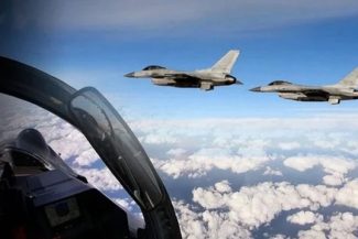 Seulul anunţă că a desfăşurat avioane de vânătoare după ce peste zece avioane chinezeşti şi ruseşti au pătruns în zona apărării aeriene sud-coreene atât deasupra Mării Japoniei, cât şi în sudul peninsulei