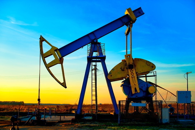 Irakul şi Emiratele Arabe Unite accelerează construcţia de conducte petroliere pentru a ocoli Strâmtoarea Ormuz