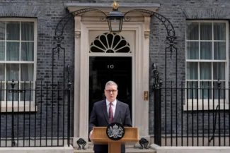 Premierul britanic Keir Starmer îşi anunţă demisia