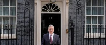 Premierul britanic Keir Starmer îşi anunţă demisia