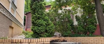 Războiul din Ucraina – O statuie a lui Mihail Bulgakov, considerat a fi un simbol al imperialismului rus, a fost demontată la Kiev/ VIDEO