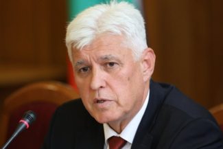 Bulgaria anunţă că nu va mai furniza arme Ucrainei: „Au nevoie de oameni, nu de arme”, declară noul ministru al apărării