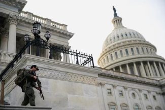 Camera americană a Reprezentanţilor adoptă o rezoluţie prin care îi ordonă lui Trump să retragă forţele şi să pună capăt Războiului din Iran. Rezoluţia, adoptată cu voturile a patru republicani, are un caracter simbolic, din cauza dreptului de veto al lui