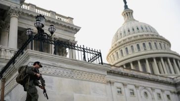 Camera americană a Reprezentanţilor adoptă o rezoluţie prin care îi ordonă lui Trump să retragă forţele şi să pună capăt Războiului din Iran. Rezoluţia, adoptată cu voturile a patru republicani, are un caracter simbolic, din cauza dreptului de veto al lui