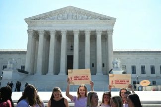 Curtea Supremă americană validează excluderea sportivelor transsexuale de la competiţiile feminine