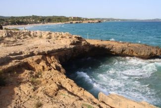 Trei adolescenţi de 12 şi 13 ani morţi, în Spania, după ce au sărit în mare de pe stânci la Tarragona. Trei zile de doliu