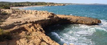 Trei adolescenţi de 12 şi 13 ani morţi, în Spania, după ce au sărit în mare de pe stânci la Tarragona. Trei zile de doliu