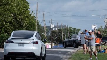 Tesla extinde serviciul de robotaxiuri complet autonome în întreaga zonă metropolitană Austin
