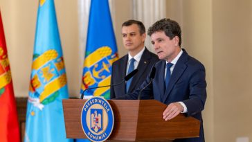 POLITICO: Negocierile pentru formarea guvernului în România se împotmolesc pe măsură ce termenul constituţional se apropie de final. Puţin probabil ca Nicuşor Dan să dorească alegeri anticipate