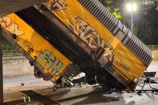 O persoană a murit după ciocnirea a două trenuri de marfă în München