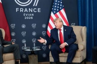 Trump respinge la Evian un „zvon ridicol” care circula în legătură cu acordul cu Iranul. Şarjă critică la adresa Israelului: „Să lase Siria să se ocupe de Hezbollah, cred că ei se descurcă mai bine în această privinţă”