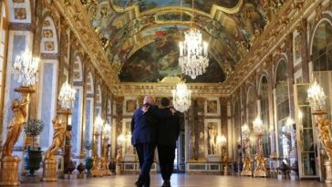 Donald Trump a semnat protocolul acordului cu Iranul la Castelul Versailles