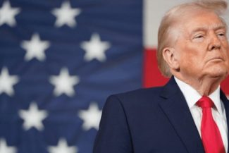 Cota încrederii în America, degradată în mod considerabil în lume. Mai puţin de una din trei persoane din 26 de ţări are încredere în Trump, arată un sondaj Pew Research Center. 84% dintre francezi nu au încredere în politica externă a miliardarului