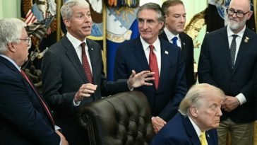 Donald Trump anunţă că vrea să construiască o ”Promenadă Trump” de la Lincoln Memorial la fluviul Potomac