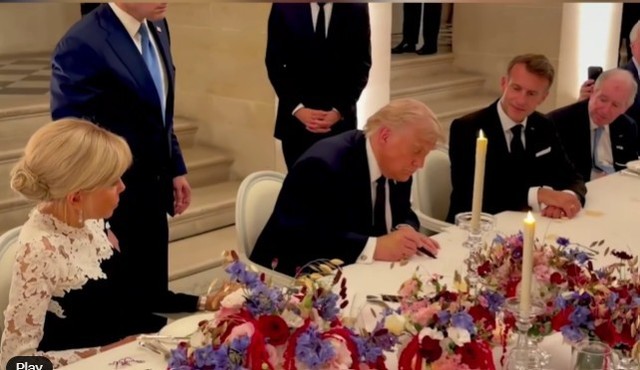 Donald Trump a semnat protocolul de înţelegere cu Iranul în timpul cinei oferite de familia Macron la Versailles. Casa Albă a dat publicităţii imaginile – VIDEO