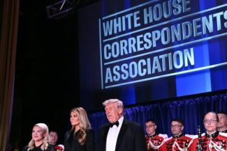 Trump anunţă că va asista la gala presei, la Washington, reprogramată la 24 iulie