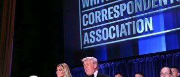 Trump anunţă că va asista la gala presei, la Washington, reprogramată la 24 iulie