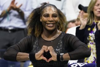 Serena Williams recunoaşte că trebuie să „se antreneze puţin mai mult” pentru a putea juca din nou la simplu