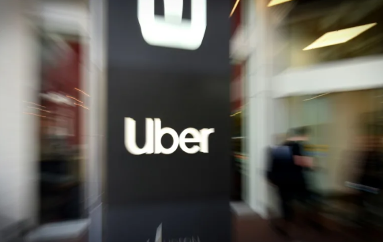 Uber reduce cu aproape un sfert personalul din departamentul de resurse umane şi recrutare