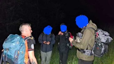 Maramureş: Patru cetăţeni ucraineni, epuizaţi după mai multe zile petrecute în munţi, recuperaţi de salvamontişti