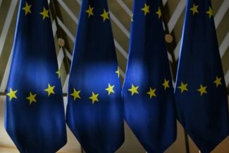 UE vrea să reînnoiască a cincea oară statutul refugiaţilor ucraineni, dar să li-l refuze bărbaţilor care pot lupta